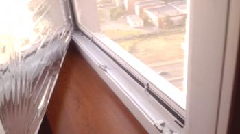 Jak nalepit opalovací film na okna: instalační funkce