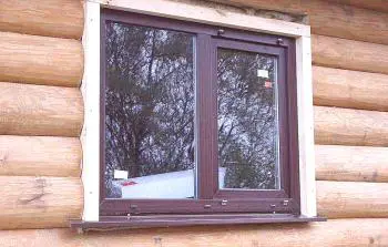 Okna Okosyachka v dřevěném domě