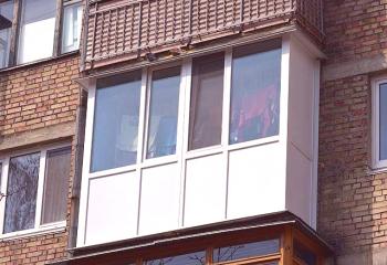 Jak glazovat balkon v Chruščov - instrukce do-it-yourself, ceny